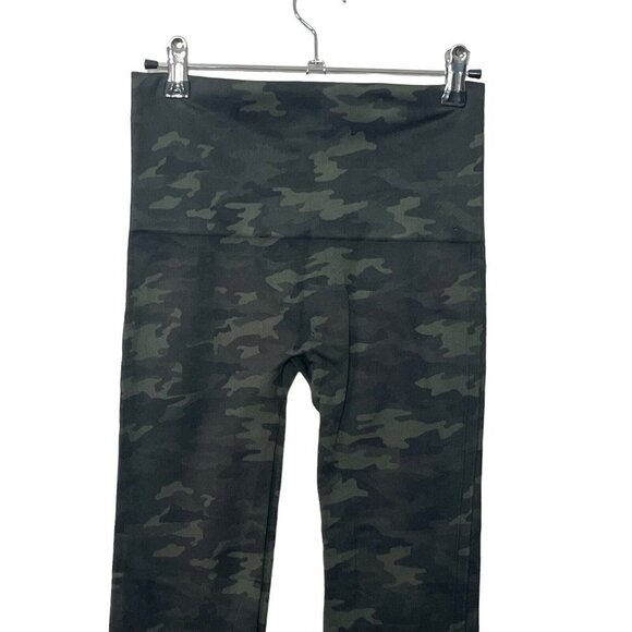 Spanx Look At Me Now Seamless Leggings Green Camo Size L Tummy Control - Picture 3 of 12